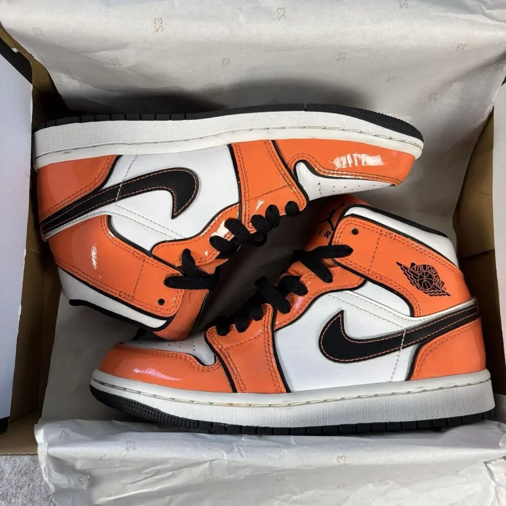 DD6834-802 - Youth Boys Mens 4.5 / Womens 6 Nike Air Jordan 1 Mid SE Turf Orange
